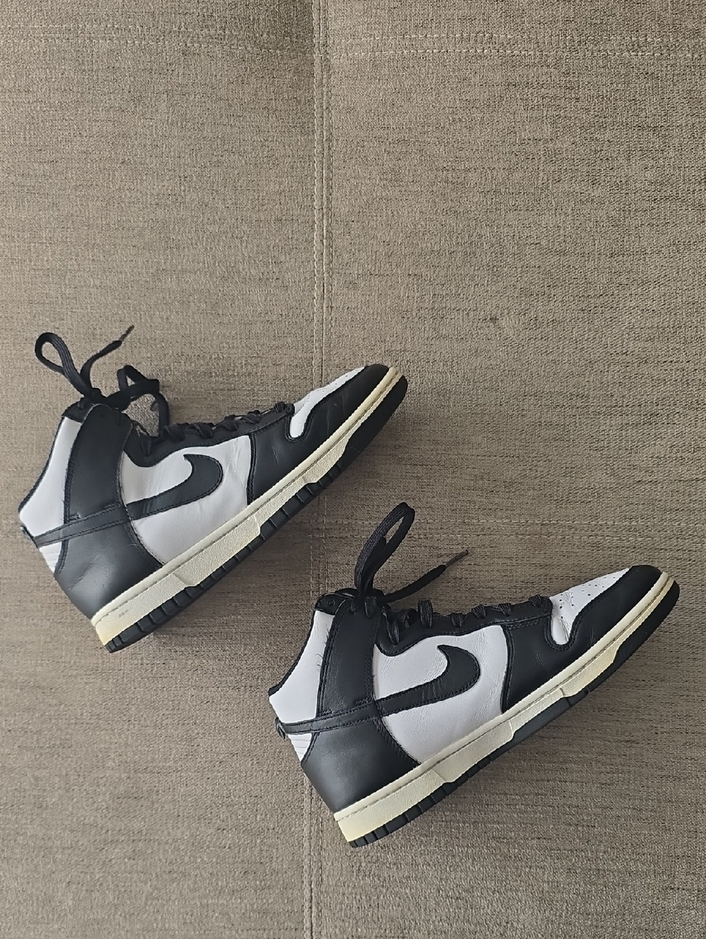 Nike Black & White High-Top Sneakers 8.5 - Picture 7 of 10
